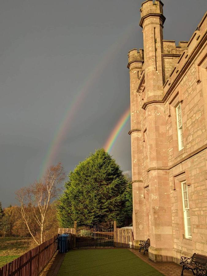 Langhouse Castle Bed And Breakfast Inverkip エクステリア 写真