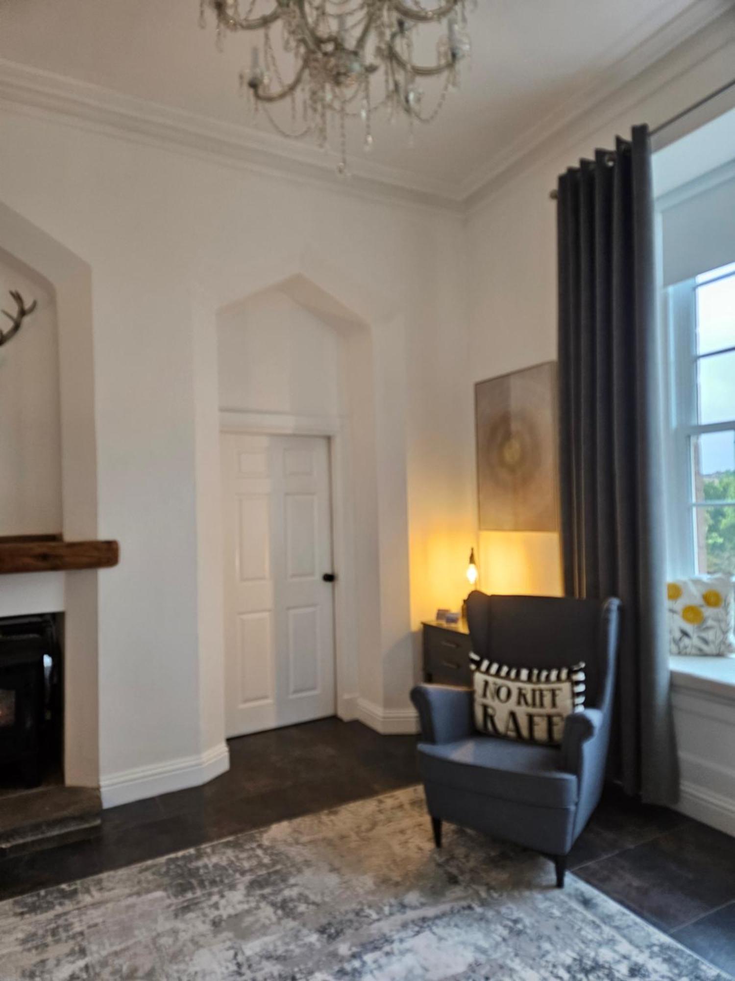 Langhouse Castle Bed And Breakfast Inverkip エクステリア 写真